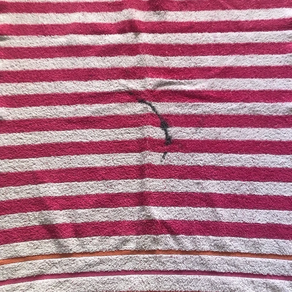 Pink & White striped beach towel (Tiny Flaw)